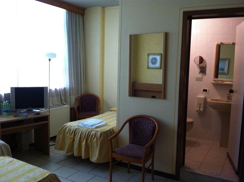 Hotel Cristallo Barga Fornaci di Barga Esterno foto