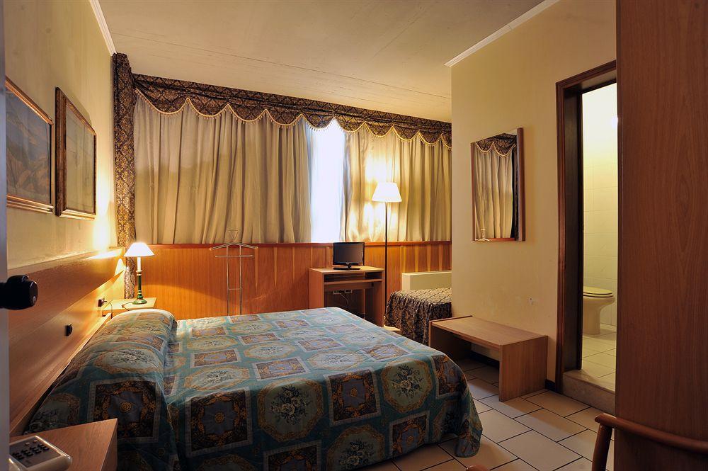 Hotel Cristallo Barga Fornaci di Barga Esterno foto